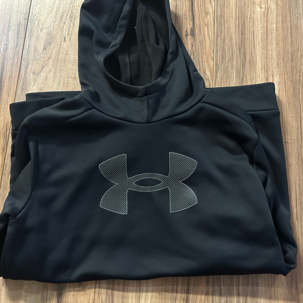 Under Armour youth XL sweatshirt